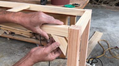Cheap Extremely Useful Woodworking Project // A Portable Desk That You Might Love Very Much