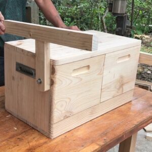 Design Wood Processed From Pallets That You May Like // How To Make 3 in 1 Switchable Toy Chests.