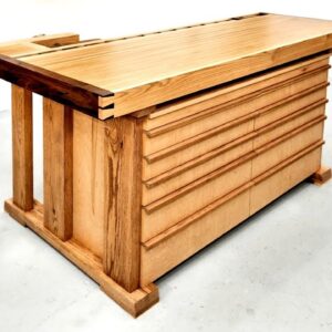 The Perfect Workbench for a Small Shop - Solid, Strong, Stable - Full Build