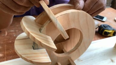Very Creative Woodworking Ideas // DIY Sliding Perpetual Calendar With Beautiful And Unique Clock