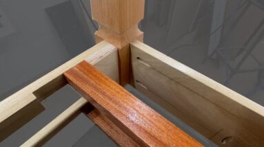 The Guts of this Desk