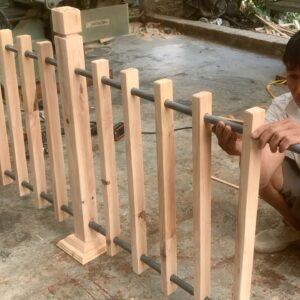 One Of The Ideas For Beginners // The Easiest Way To Make A Fence From Cheap Pallet Wood - DIY!