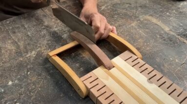 Wall Clock Ideas Inspired By Wristwatches // DIY Craft Project From Recycled Pallet Wood