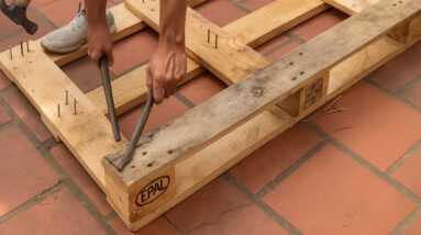 Effective Ideas to Reuse Wooden Pallets // How to Make a Foldable Bench Easily