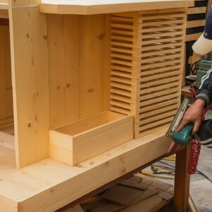 Creative Reuse Ideas For Wooden Pallets // DIY A Beautiful Luxury Pet House Out Of Recycled Wood