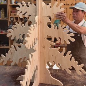 Christmas Woodworking Ideas 2026 // How To Make A Gorgeous Christmas Tree From Old Pallets Easily