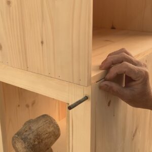 DIY Furniture Ideas From Recycled Pallet Wood // The Perfect Combination Of Cabinet And Table