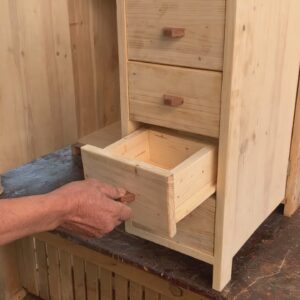 Smart Interior Ideas From Effective Wooden Pallets // How To Make Cabinets To Optimize Usage