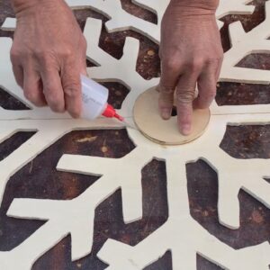 DIY Christmas Decoration Ideas // How To Make A Christmas Tree From Recycled Wood