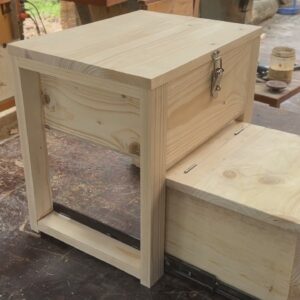 Wooden Step Stool With Integrated Tool Storage Box // A Practical And Optimal Idea For The Home
