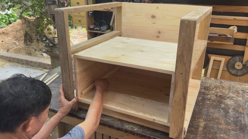 Smart Wooden Ideas Using Recycled Wood // DIY Space-saving Chair With A Unique Mechanism
