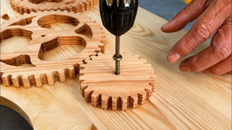 Super Unique Woodworking Design Ideas // DIY A One-of-a-kind Wall Clock