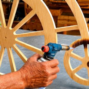 Ideas For A Bicycle-inspired Wall Clock // DIY Crafts From Recycled Wood