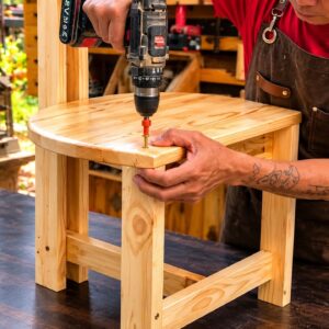 Great Creative Woodworking Ideas // How To Make A Neat Folding Chair With A Unique Folding Mechanism