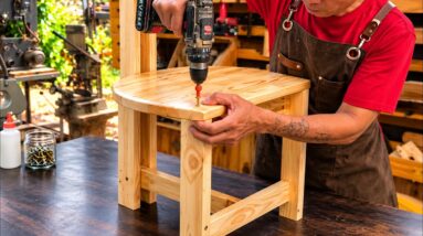 Great Creative Woodworking Ideas // How To Make A Neat Folding Chair With A Unique Folding Mechanism