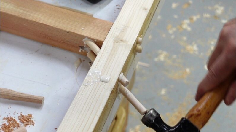 Stiff right angled dowel joints for a shelf