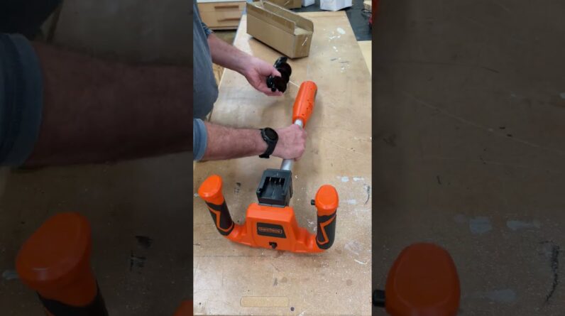 Planting Daffodil Bulbs with the Super Handy cordless Auger
